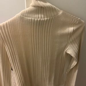 Beige turtle neck💋